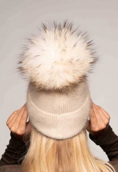 Lenora knitted hat with pompom in Ivory color
