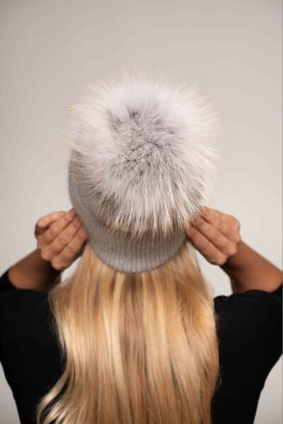 Lenora hat with pompom in Light Grey color