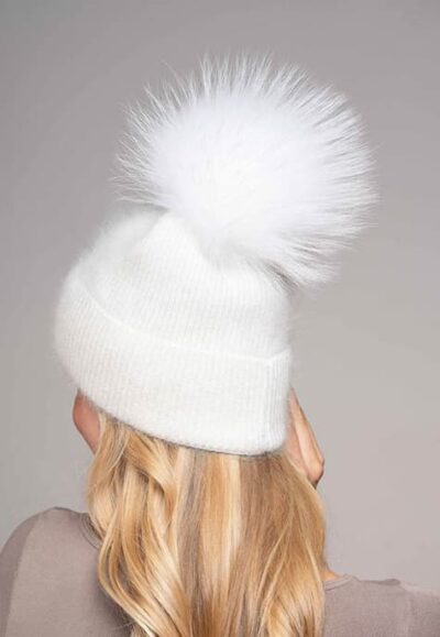 Lenora hat with pompom in White color